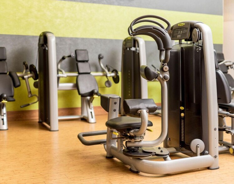 Building Photo - 179 E 94th St