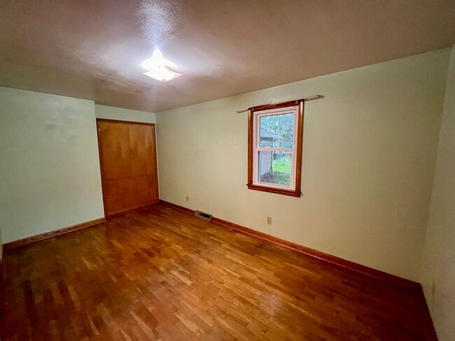 Building Photo - 3 Bed 1 Bath Single Family Home in Wausau