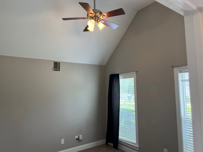 Building Photo - Beautiful Rental in Canterbury Farms in Gr...