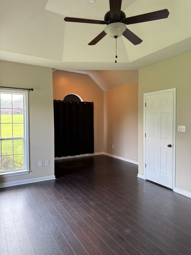 Building Photo - Beautiful 3 Bedroom 2 Bath in country setting