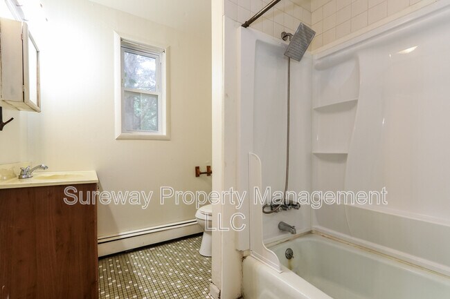 Building Photo - 207 Columbia Ave