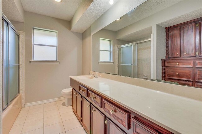 Building Photo - 1108 N Park Dr