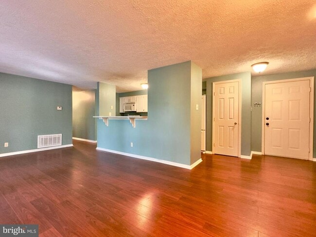 Primary Photo - 55 Kenwood Dr