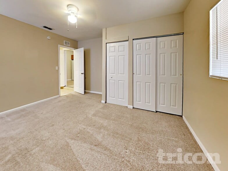 Building Photo - 2147 66th Ave S