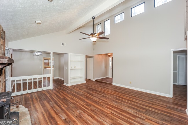 Building Photo - 145 Whitney Way