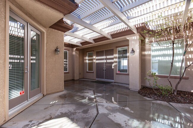 Building Photo - Beautiful Home With Casita in Sun City Anthem