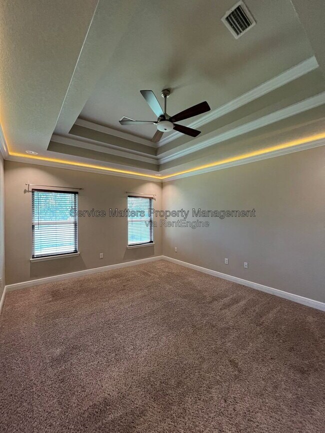 Building Photo - 4233 S Cambridge Way