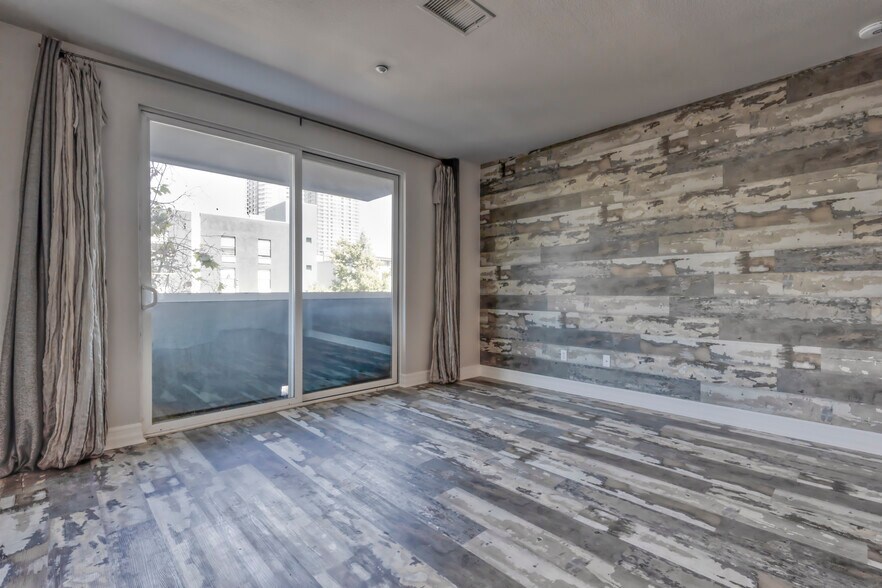 Building Photo - 550 Park Blvd