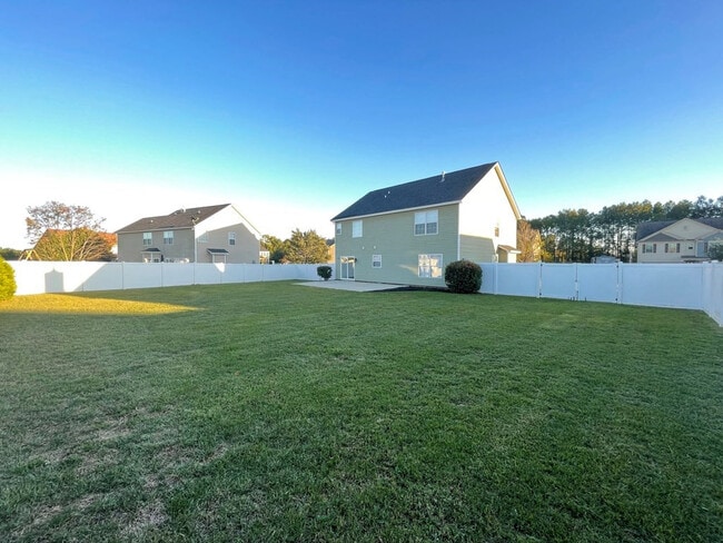 Building Photo - 3215 Lauderdale Ln