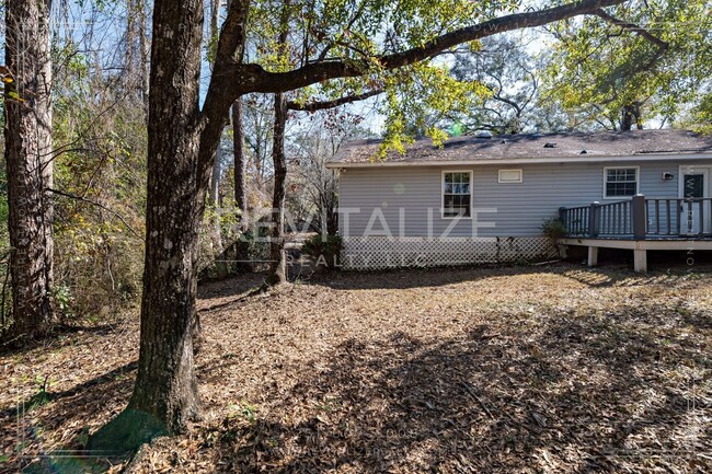 Building Photo - 3 Bed/2 Bath Home on Corner Lot!