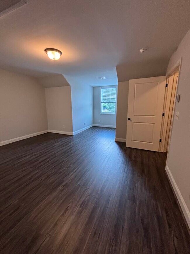 Building Photo - 962 Lennox BlvdBirmingham, AL35216