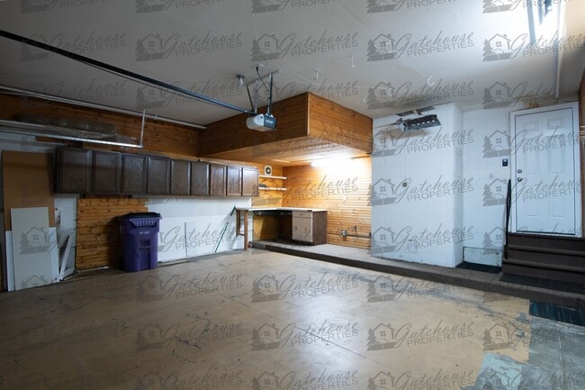 Building Photo - 3342 S Oneida Way