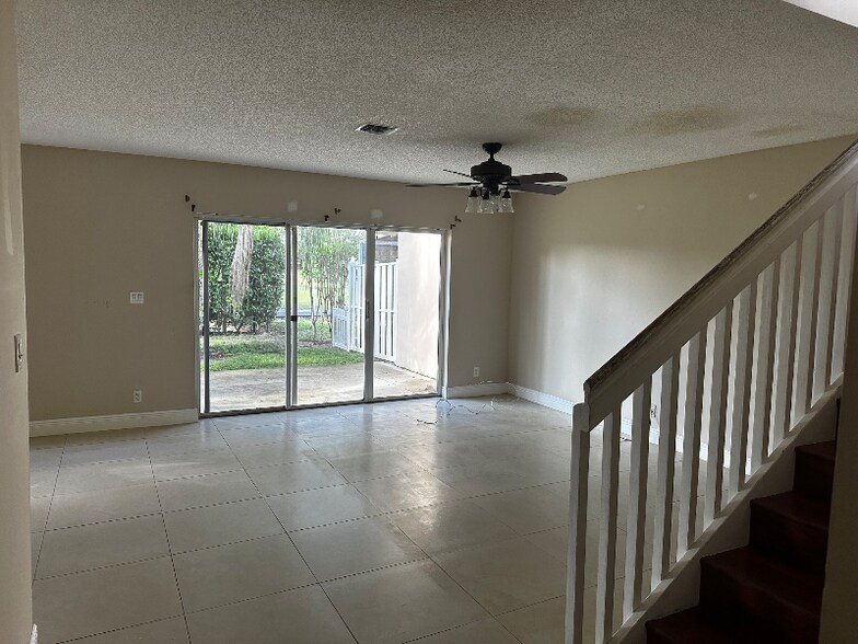 Building Photo - 8438 NW 40th Ct