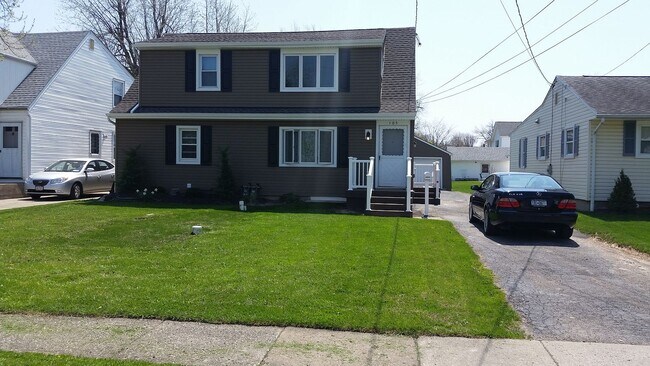 Primary Photo - 105 Chalmers St