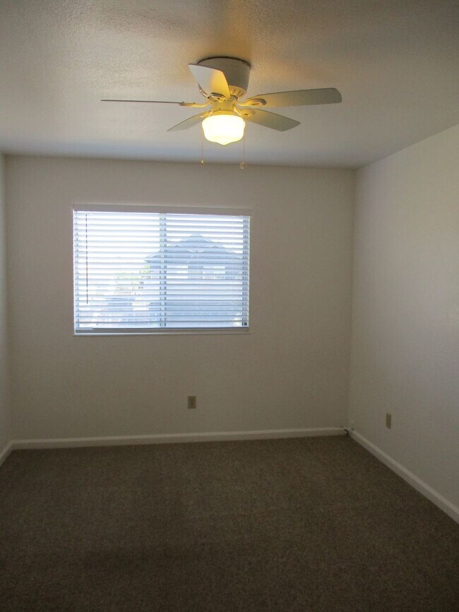 Building Photo - 2618 Valley Oak Way