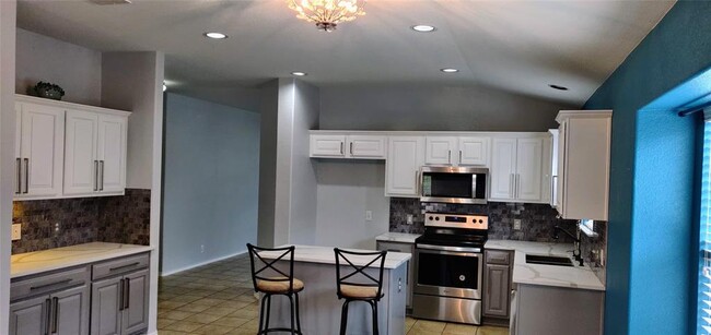 Building Photo - 309 Riverine Way