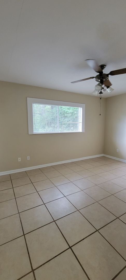 Building Photo - 4/2 (Madison Park) Nice home in quiet neighborhood