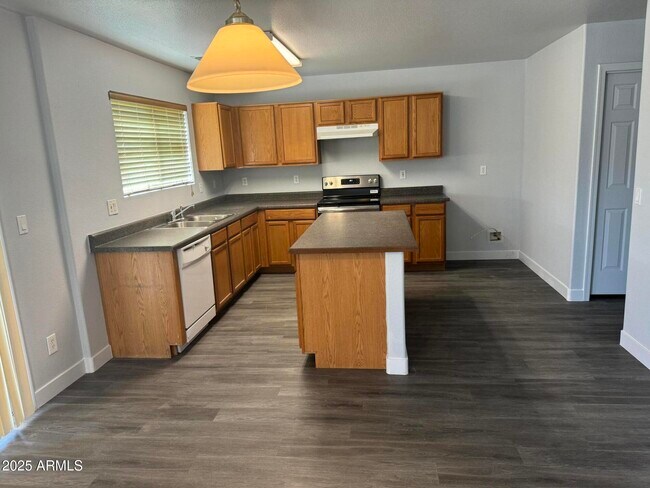 Building Photo - 4808 S 25th Dr