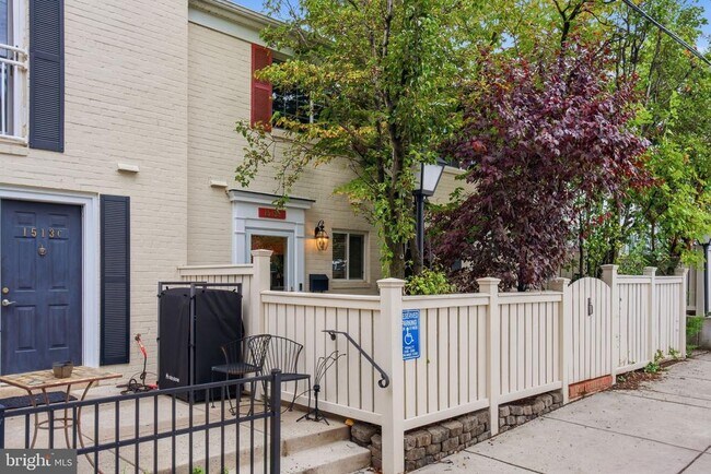 Building Photo - 1513 N Van Dorn St