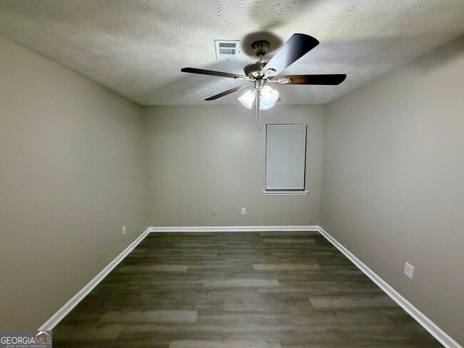 Building Photo - 204 Glendale Ct