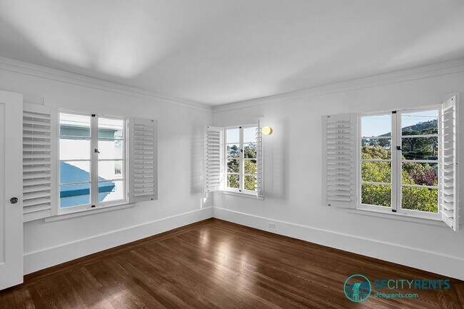 Building Photo - Forest Hill: Elegant Single Family Home