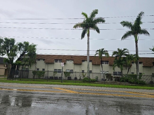 Building Photo - 3901 SW 112th Ave