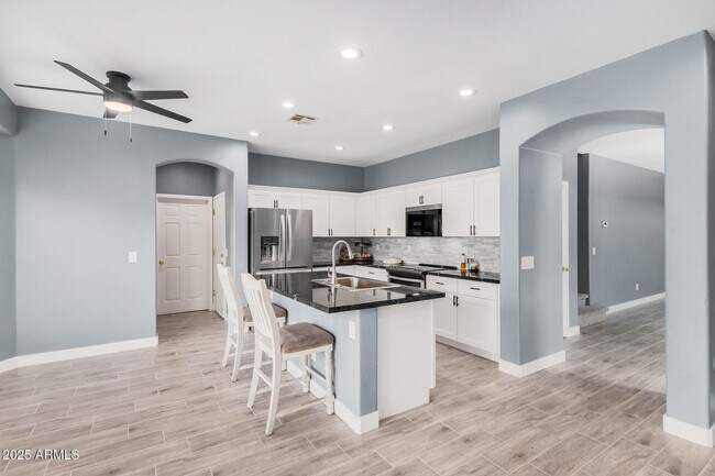 Building Photo - 22164 W Devin Dr