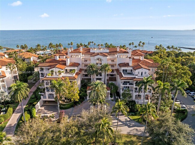 Building Photo - 19133 Fisher Island Dr