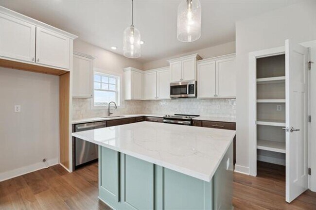 Building Photo - Brand new 3BR /2.5BA Home - Available now!