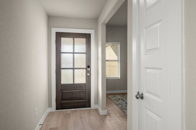 Building Photo - 16529 Breezy Knl Ct