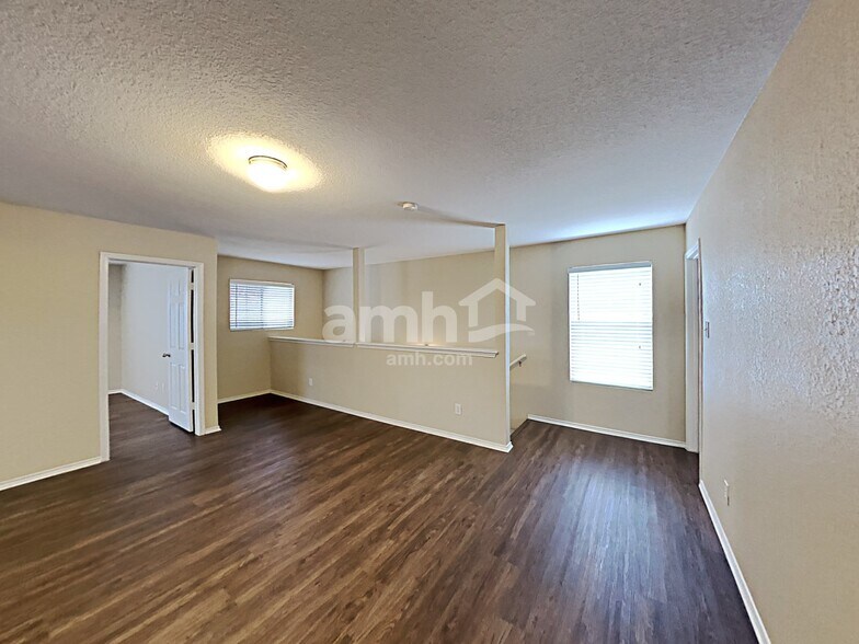 Building Photo - 12322 Mountain Pne