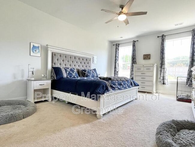 Building Photo - 501 Robinwood Pl