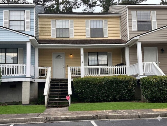 Building Photo - RATE DROP ALERT (was $1625/month) and MOVE-IN SPECIAL: $500 OFF 1ST MONTH'S RENT!**