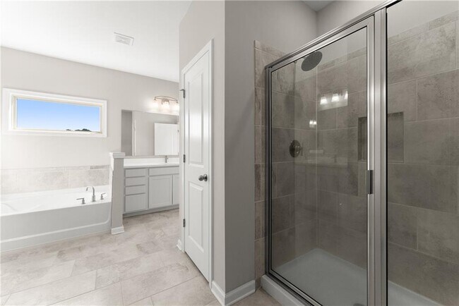 Building Photo - 156 Round Pond Dr