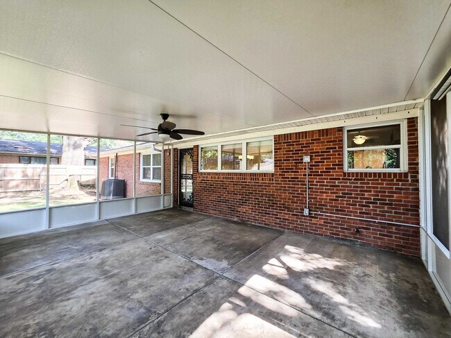 Building Photo - 5226 Princeton Rd