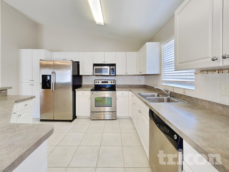 Building Photo - 2707 95th St E