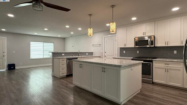 Building Photo - 338 Orchard Ave