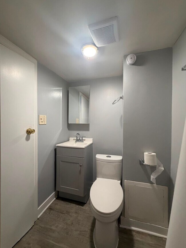 Building Photo - 4828 Melville Ave