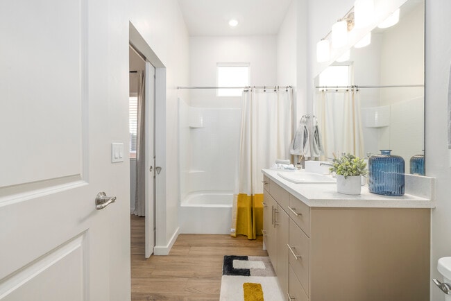 Building Photo - Brioso at the Bridges