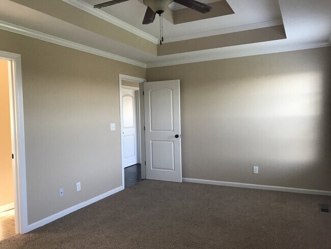 Building Photo - 1313 Chinook Cir