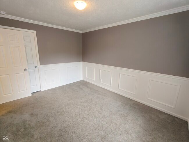 Building Photo - 802 Fern Dr
