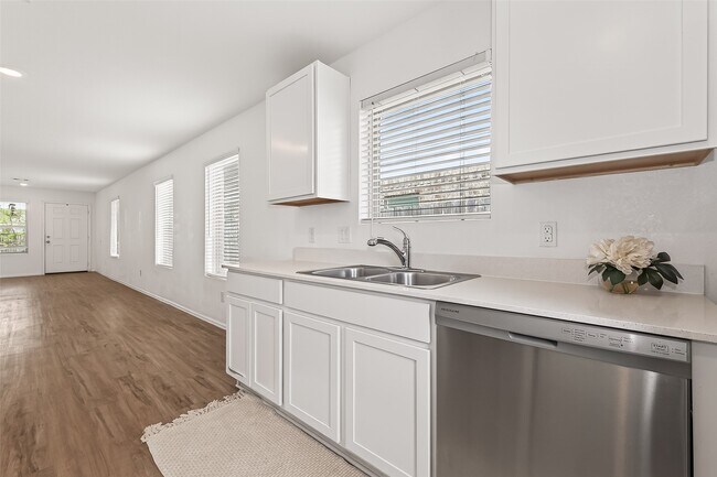 Building Photo - 7642 Terania Mdw Ln