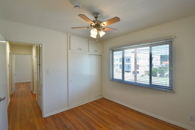 Building Photo - 5103 Cahuenga Blvd