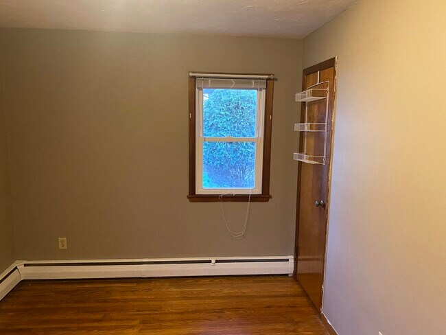 Building Photo - 200 Woodside Dr