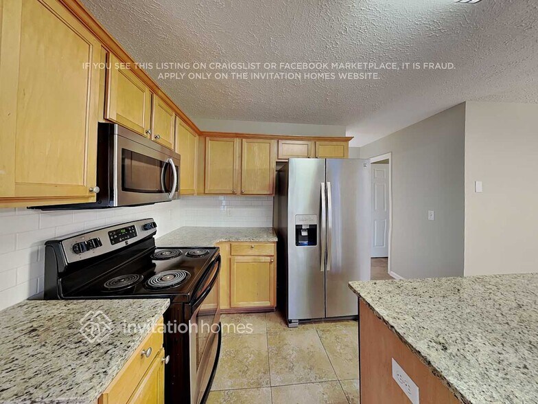 Building Photo - 690 Castlebrooke Dr SE