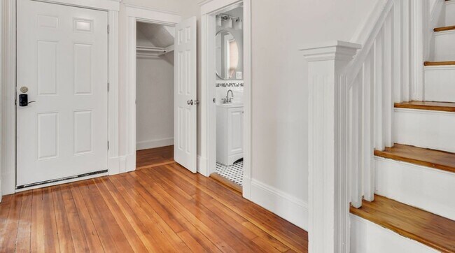 Building Photo - 23 Alcott St