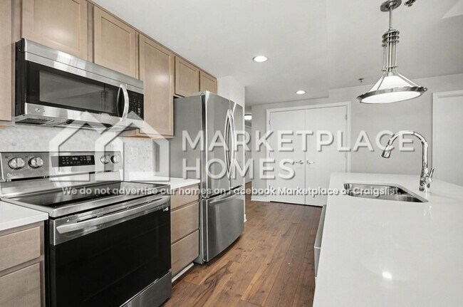 Building Photo - 525 W Lafayette Blvd