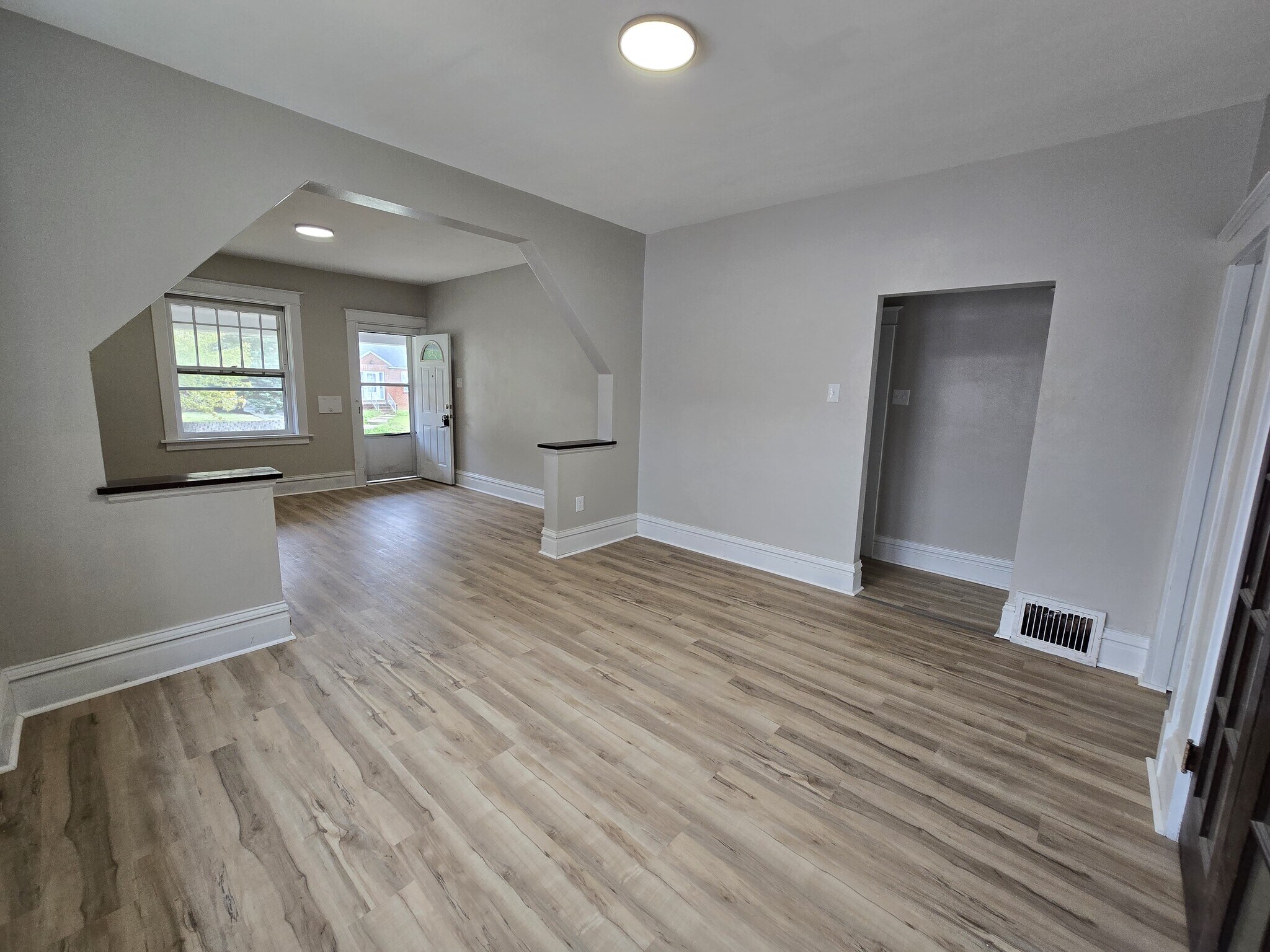 Building Photo - 3519 Belaire Pl