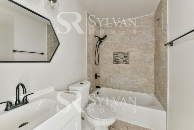 Building Photo - Come and live the good life in this beautiful 4 bedroom, 2 bathroom home