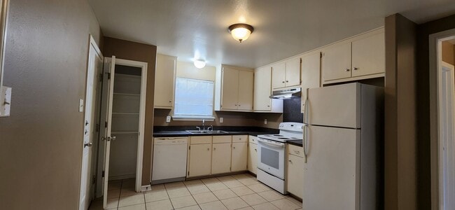 Building Photo - 2262 FM2864